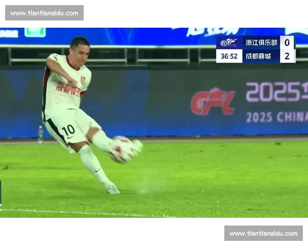 中超:2-2 绝平!青岛西海岸阻击成都蓉城登顶 中超:2-2 绝平!青岛西海岸阻击成都蓉城登顶