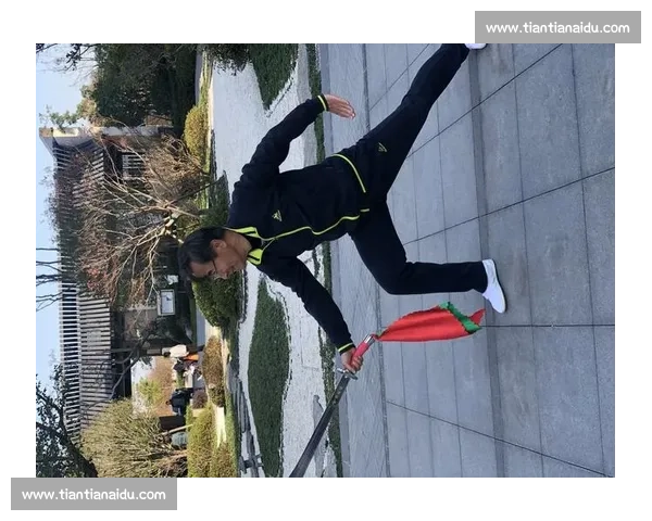 毽赛惊现功夫魂:高手足尖演 “云手旋风”