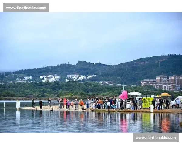 弥勒音浪节:湖岸飙速与落日狂歌的双重狂欢